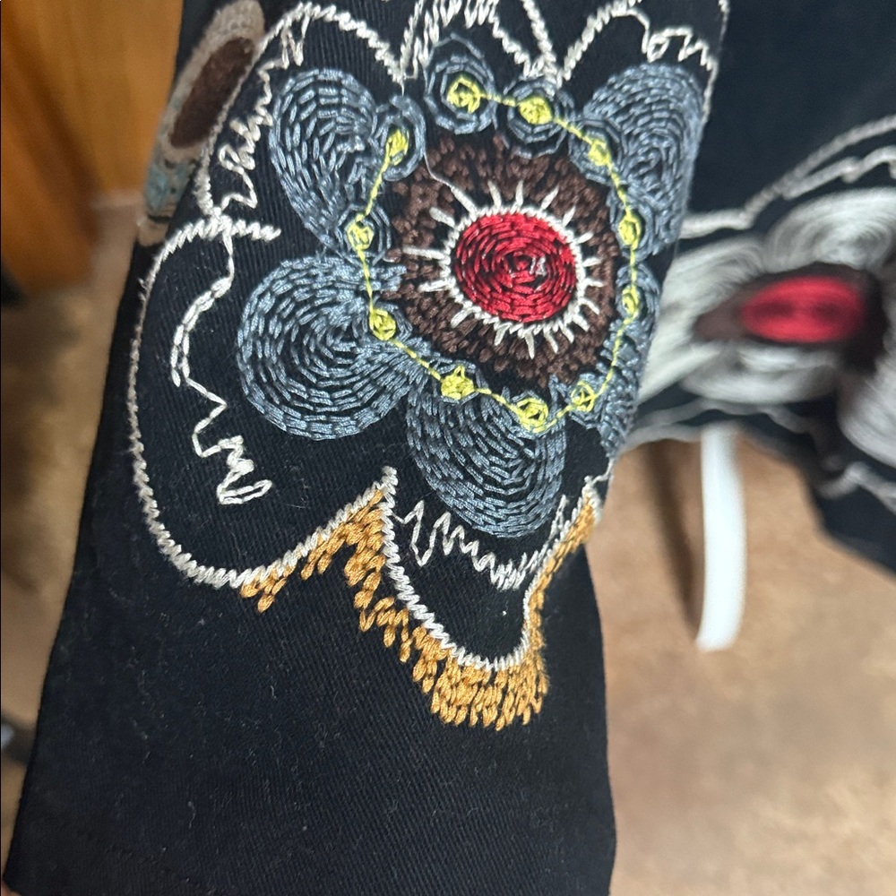 Paparazzi Embroidered Black Floral Women's Coat Size Large. - Picture 5 of 8